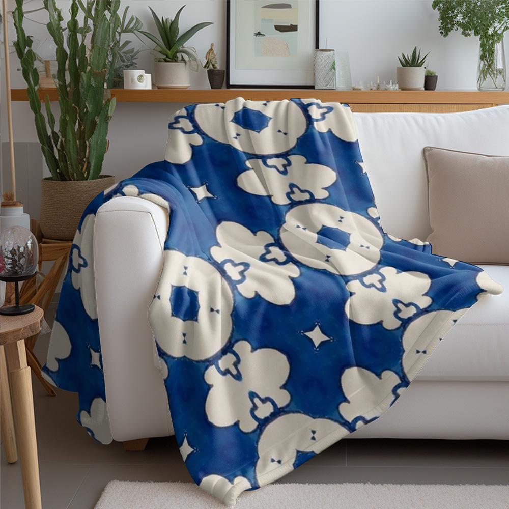 Blue Floral Pattern Fleece Blanket Soft Warm Throw Blanket for Sofa Bed Decoration Gift