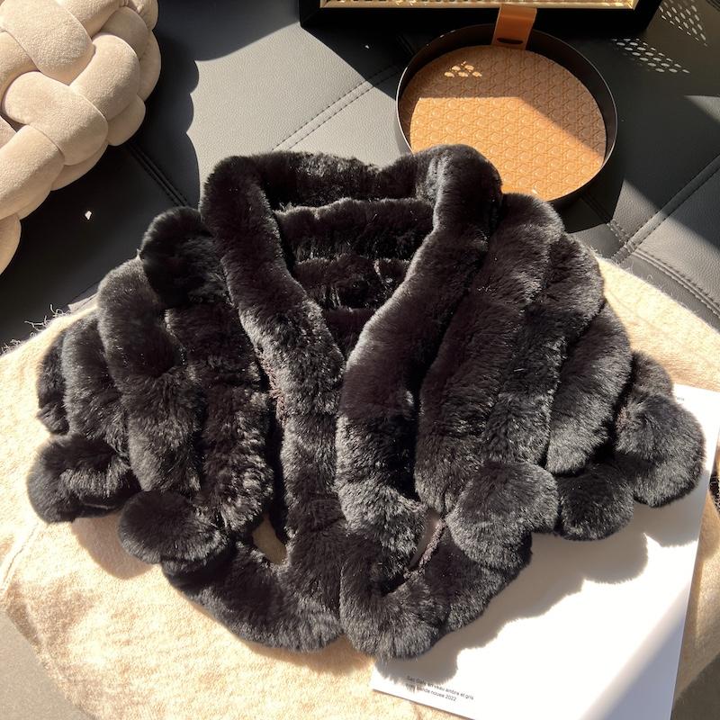Fashion genuine rex rabbit fur shawl Girls warm neck-protecting scarf Women winter stylish double-sided thickened fur scarf cape