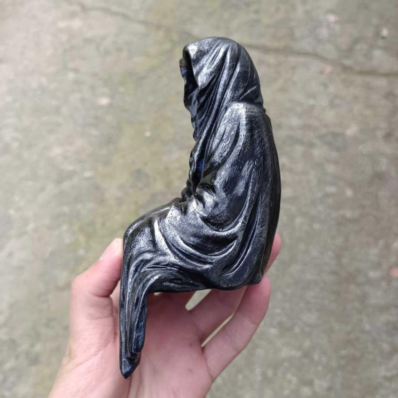 Schwarze Kleidung Mysteriöser Lord Ornamente Schwarze Robe Nachtwandler Gotisch Sitzend Zuhause Harz Interessante Handwerkskunst Ornamente