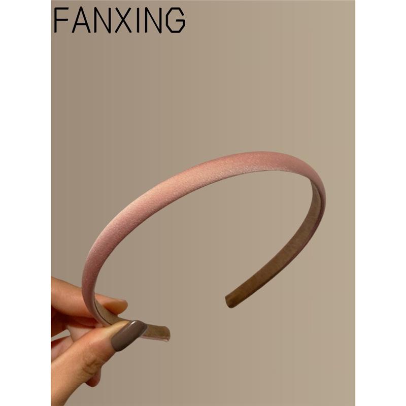 Retro Französisches Damen-Sommer-Haarband: Minimalistischer Stil, Hoher Schädel, Dünne Kante, Gesichtsumspielendes Temperament - Inspiriert von Zhang Ruonan