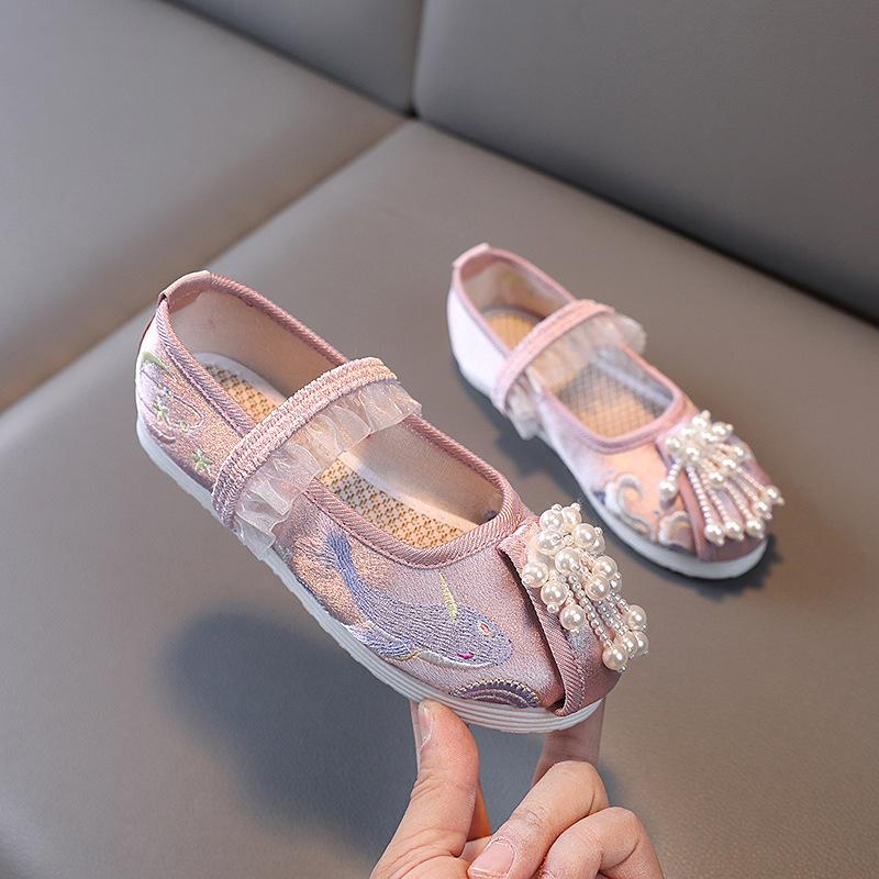 

[Blue Whale] Chinese style embroidered ancient clothing Hanfu shoes girls embroidered shoes old Beijing cloth shoes children s dance shoes 34 (215) Inner Length рожевий