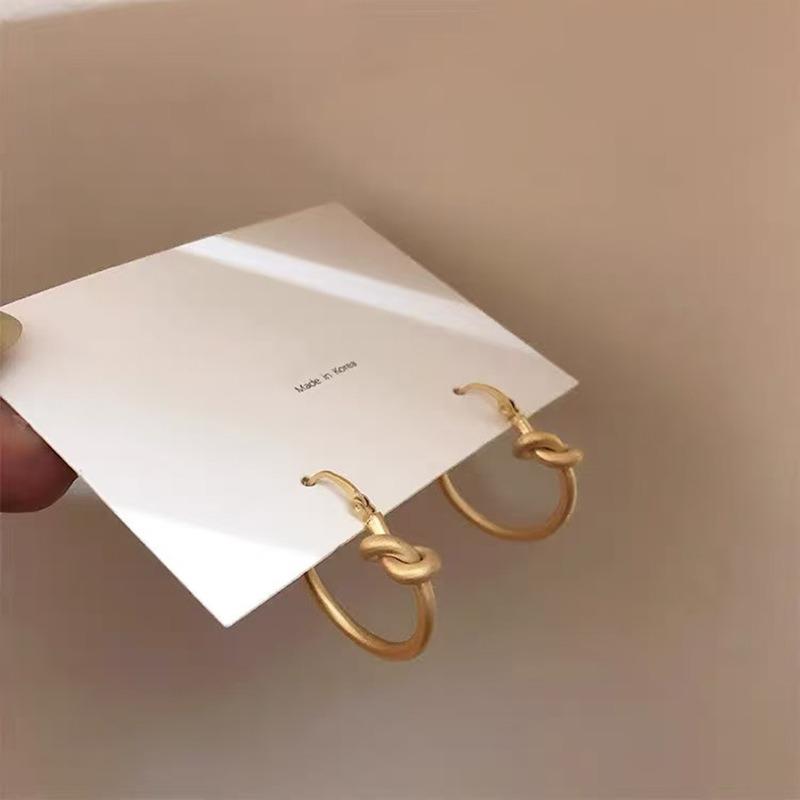 Gold Ring Earrings Women's Ear Buckles Light Luxury High-end Earrings Autumn and Winter Ring Earrings