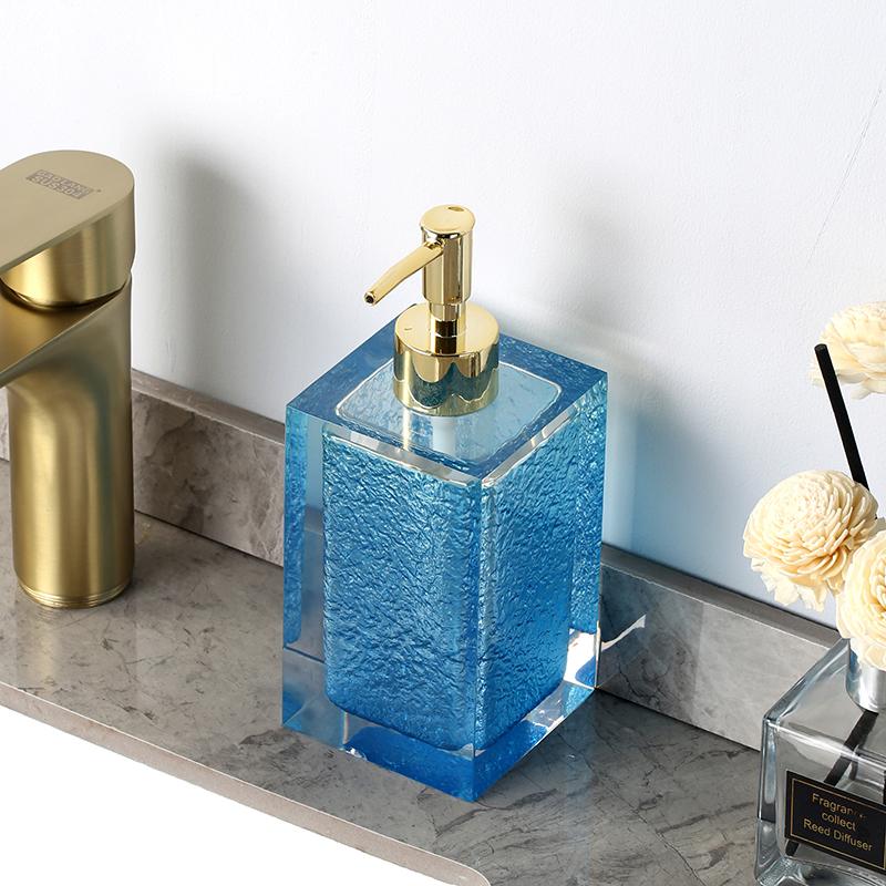 Hotel household hand sanitizer bottle divided into bathroom shampoo Translucent lotion