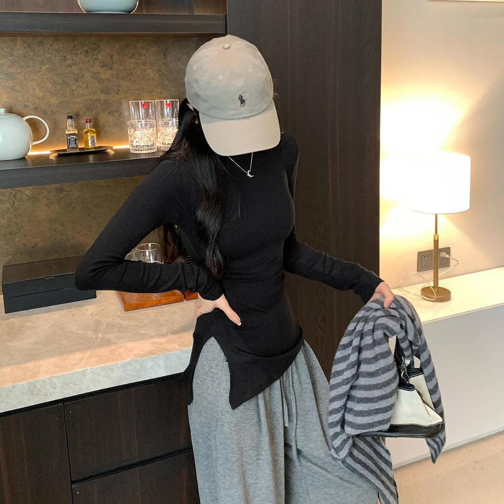 Women's Slim-Fit Half-High Neck Base Layer Long-Sleeve T-Shirt, Autumn/Winter Style with Cinched Waist and High-End Feel.