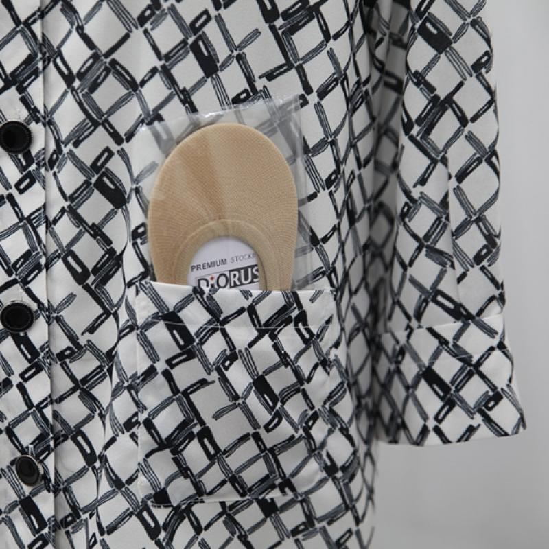 Shiz Madam Single Pocket Check Pattern Blouse T57521
