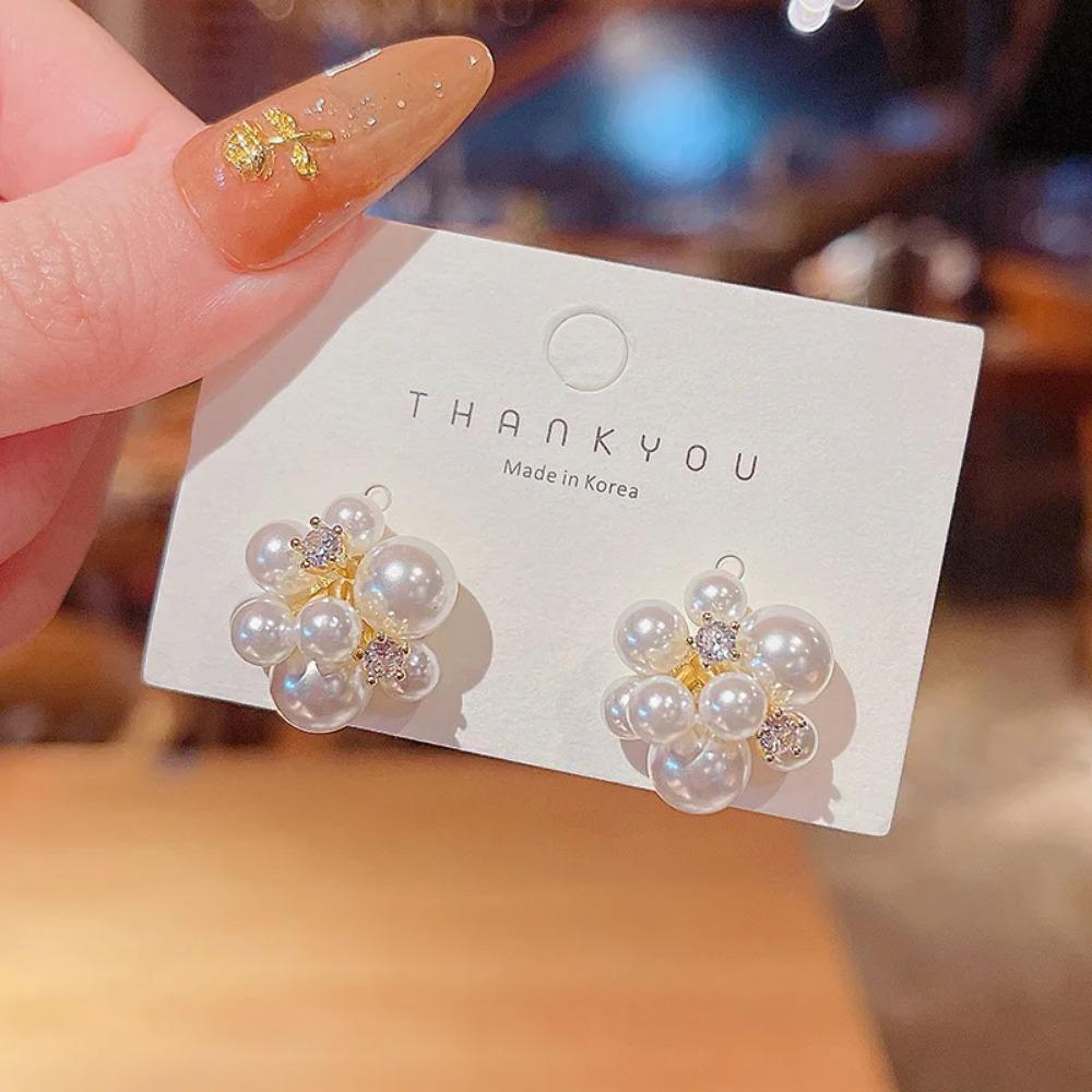 2025 New Trend Simulation Pearl Long Earrings Women's Flower Rhinestone Wedding Pendant Earrings Fashion Korean Jewelry Earrings