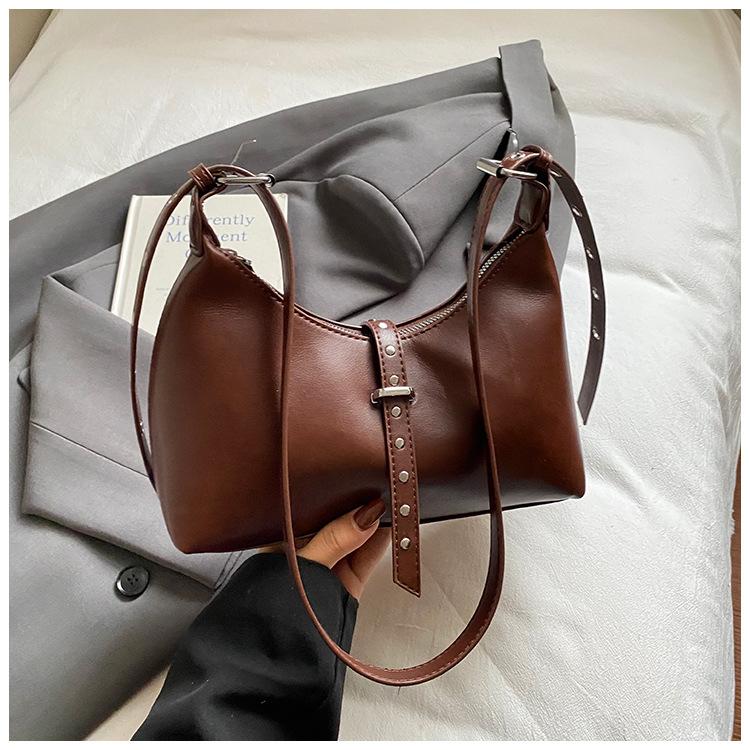 

2025 новая корейская версия простая ретро текстура повседневная большая вместимость ленивый стиль персонализированная сумка через плечо для поездок на работу маленькая квадратная сумка