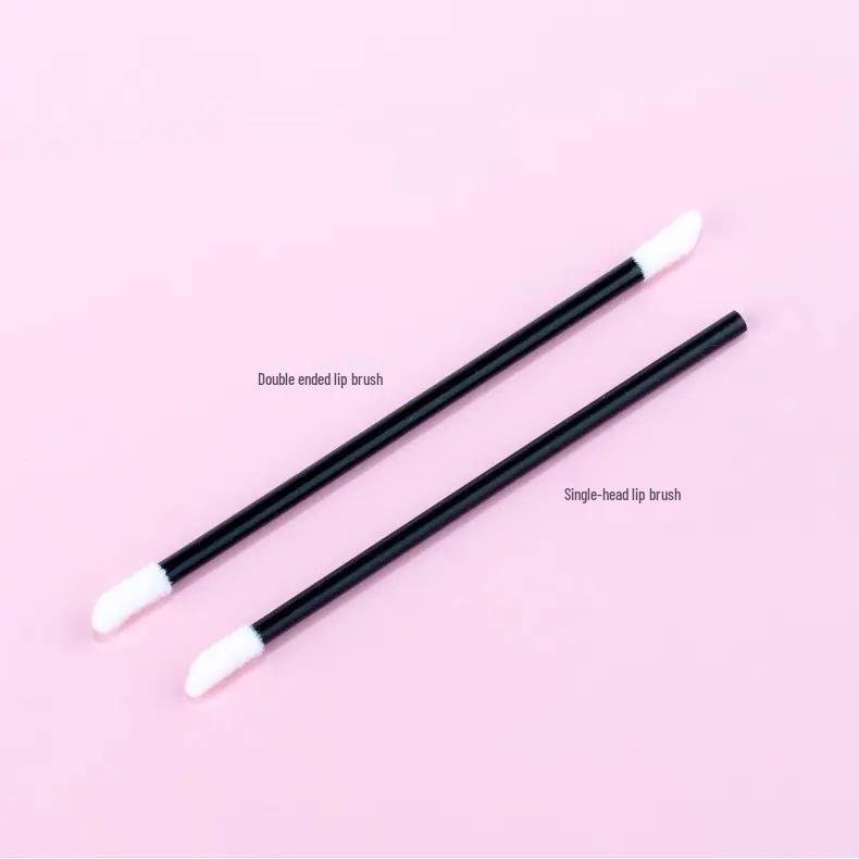 **Přenosný jednorázový štětec na rty**: Plochá vatová tyčinka pro aplikaci rtěnky, barvy na rty a lesku**