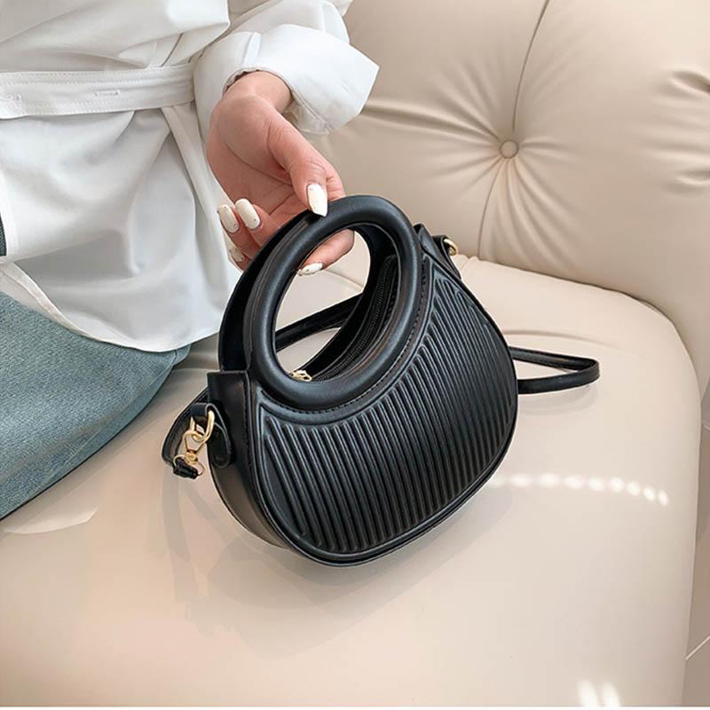 Fashi Women Shoulder Bag Armpit Bag Design Underarm Bag Pleated Saddle Bag Solid Color Messenger Bag Purse Handbags