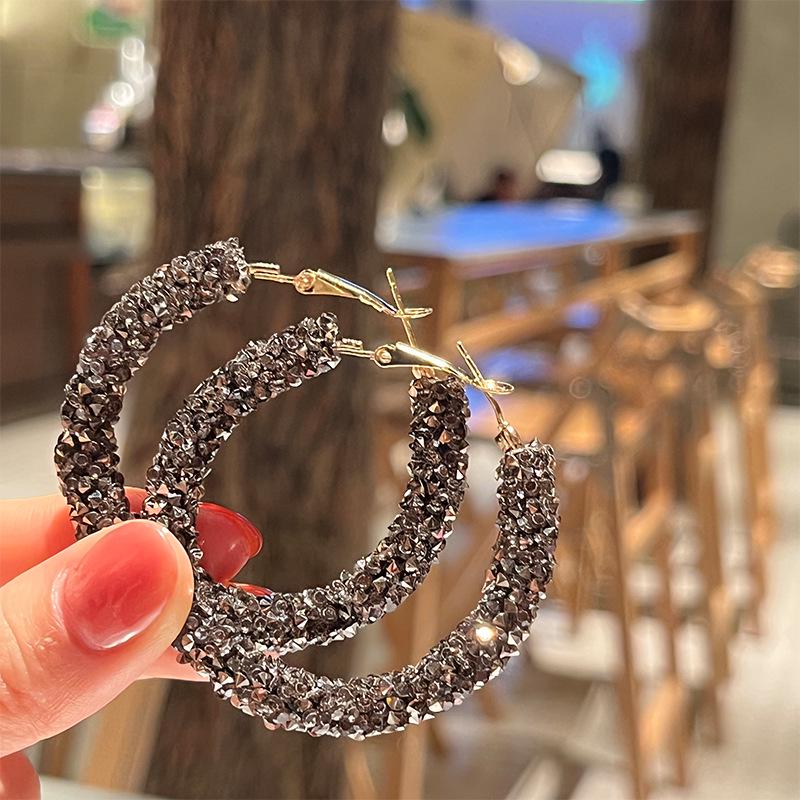 Cercei Exagerați cu Diamante în Cerc Mare – Stil Nou & la Modă, de Înaltă Calitate, Cercei Trendy pentru Celebrități de pe Internet.