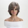 Parrucche Sintetiche Corte Nere Ondulate da Donna Stiloso Capelli Misti Biondo Castano Stratificati con Frangia per Uso Quotidiano Festa Costume Fibra Resistente al Calore