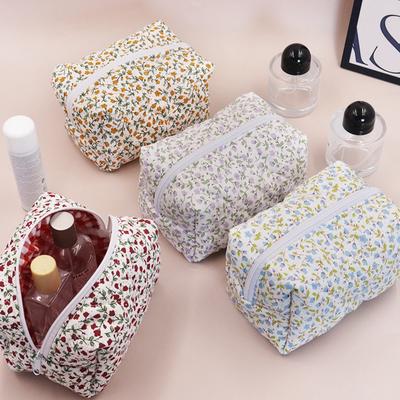 Women Cosmetic Holder Bag Aesthetic Floral Portable Makeup Pouch Large Capacity Soft Cosmetic Bag Multifunction Toiletry Bag