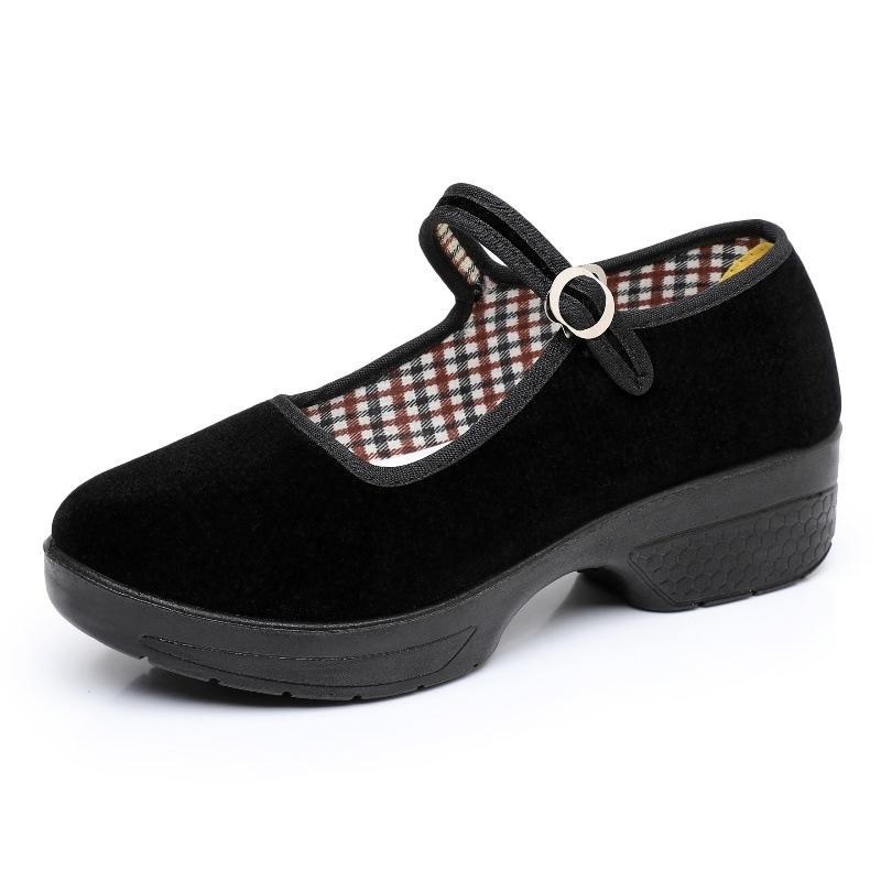 

Старые пекинские тканевые туфли женские туфли на мягкой подошве для танцев гостиничные нескользящие рабочие туфли черные на платформе для квадратных танцев туфли для мамы 34