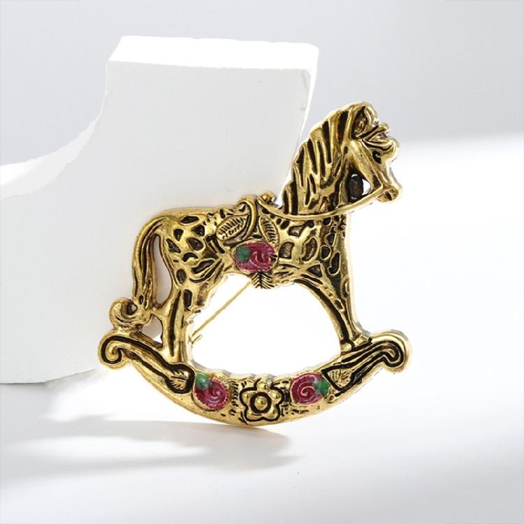 Unique Rocking Horse Brooch Pin Portable Accessory Convenient for Women Unisex Lovely Toy Designs Fashion Pin Wear