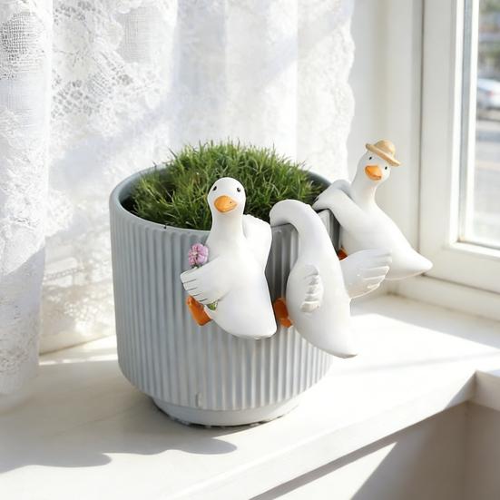1/3Pcs Duck Pendant Hanging Over Flower Pots Resin Sculpture Outdoor Indoor Figurine Farmhouse Patio Balcony Decoration
