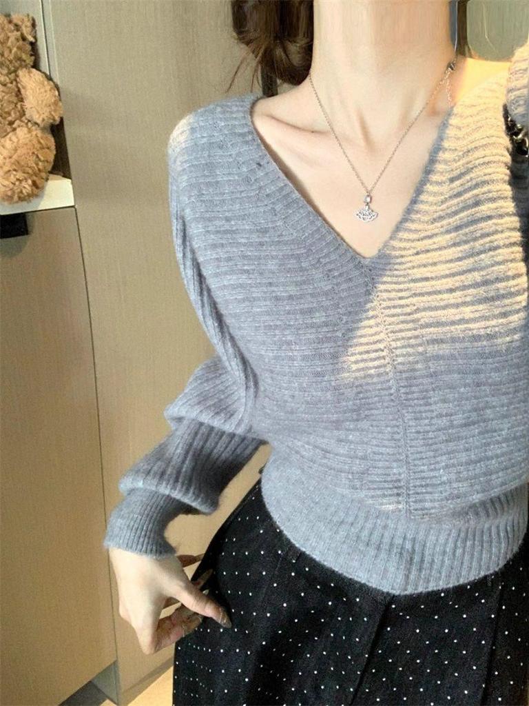 In-Stock: Women's Elegant Long-Sleeve Knit Sweater - Solid Color, Slimming, Versatile Chic Top for Autumn & Winter