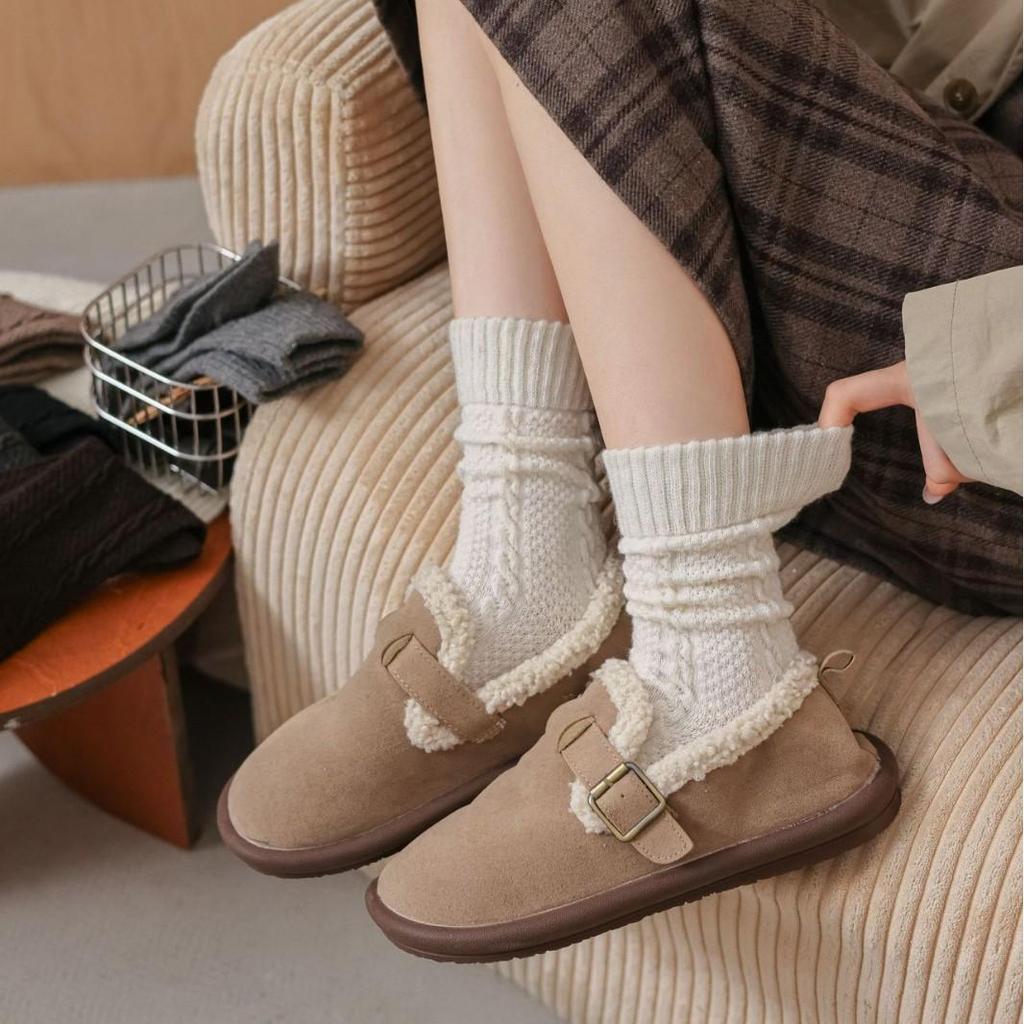 Women's Japanese-Style Gray Wool Mid-Tube Socks: Cozy, Retro, Solid Color for Autumn/Winter.