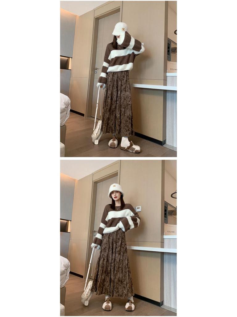 Women's Retro Tie-Dye Velvet Pleated Midi Skirt - Thickened A-line for Autumn/Winter, High Waist, Drapey, Long Skirt