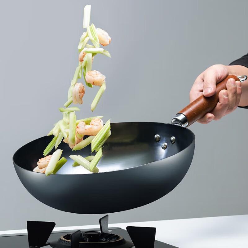 Joyoung 32CM Fine Iron Wok with Lid