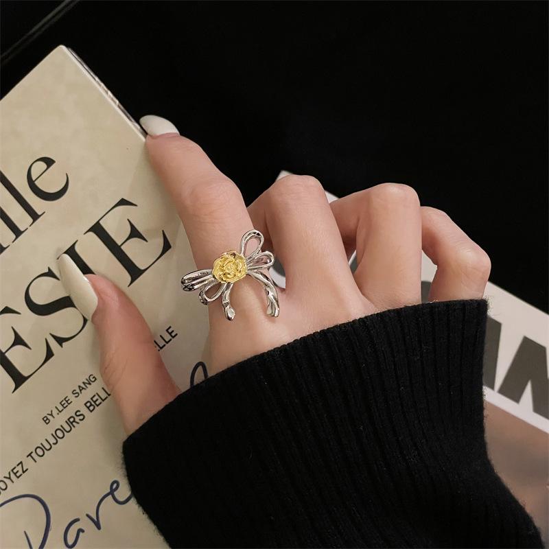 Niche Design Hollow Daisy Flower Ring Simple High-End Open Ring Bow Index Finger Ring Tide
