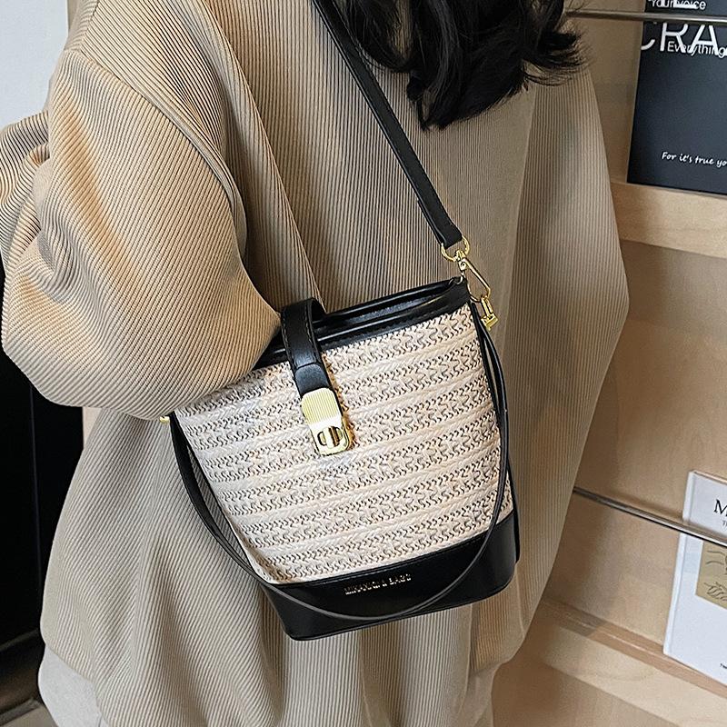This Year, It Is Popular for Leisure, High-end Vacation Style, Straw-woven Portable Bucket Bag, Fashionable and Simple Commuter Versatile Messenger