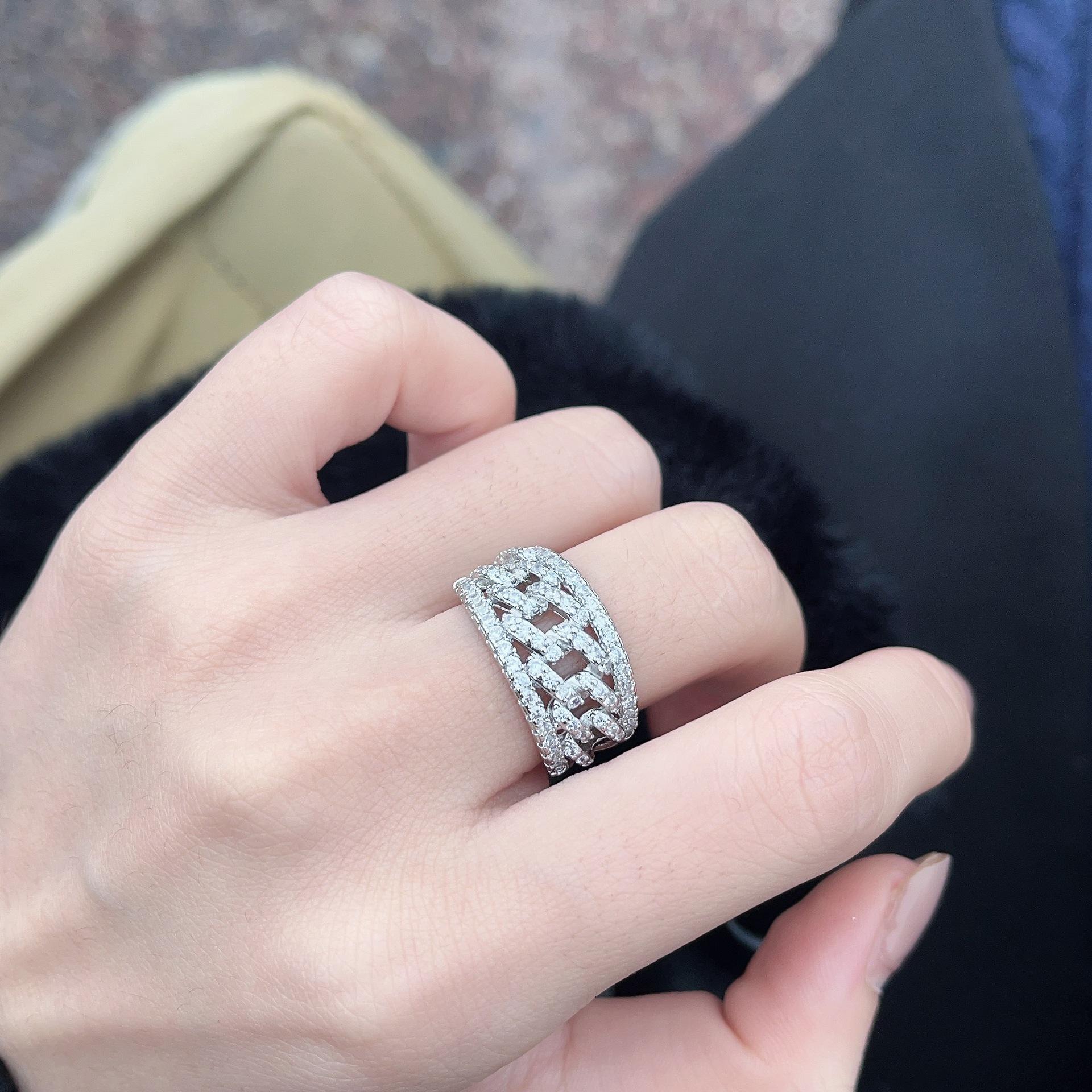 

Stylish Retro Sweet Hollow Open Ring Female Personality Design Adjustable Opening adjustable