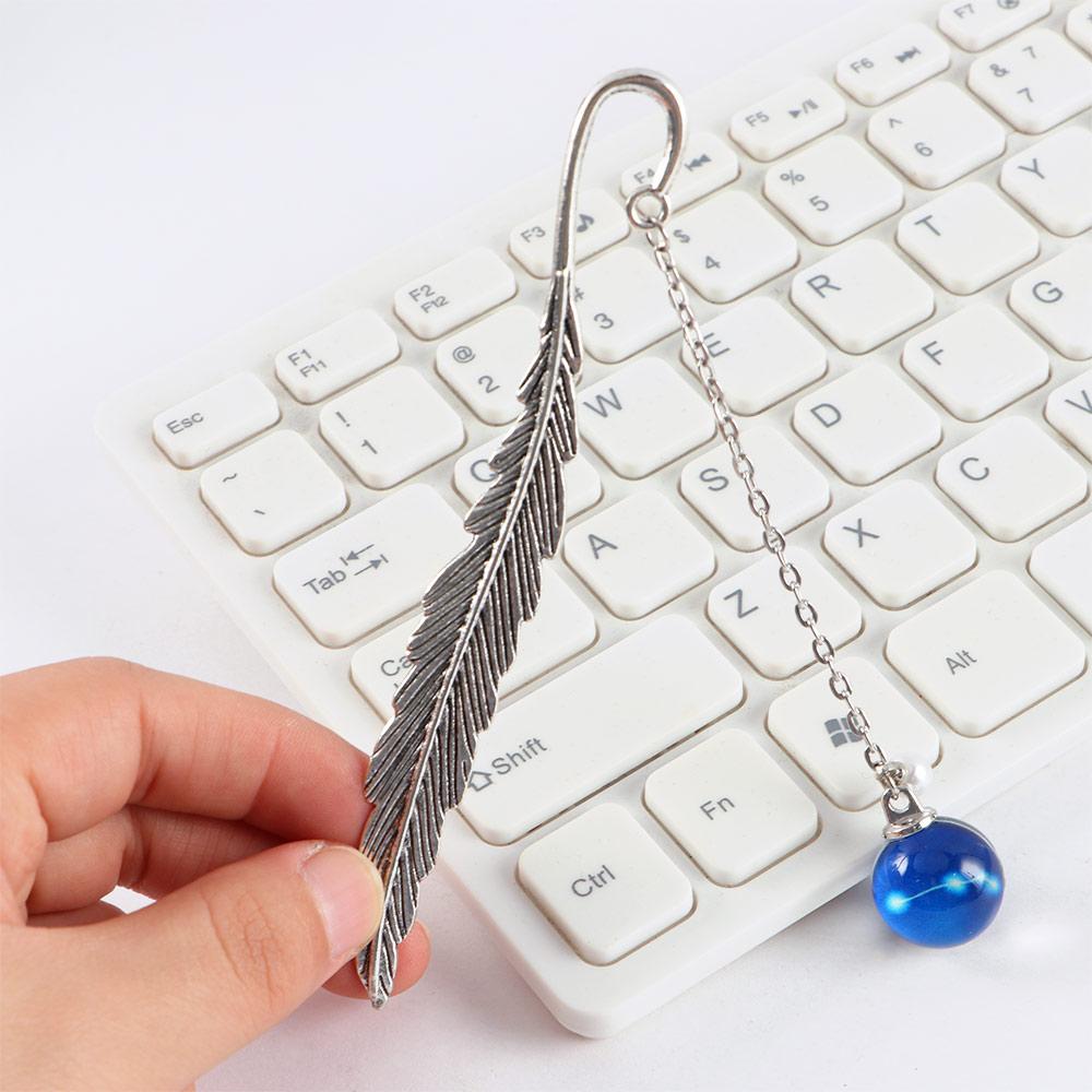

Metal Book mark Reading Creative Bookmark Pendant Bookmark 12 Constellation Noctilucent Bookmark Aquarius