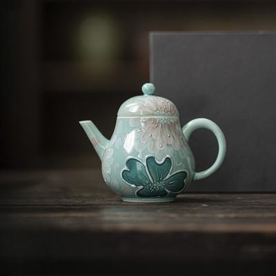 125ML Arita-yaki Craft Hand-painted Teapot, Cloud Lake Blue Pile White Stacked Flower Ceramic Teapot, Ball Hole Filter
