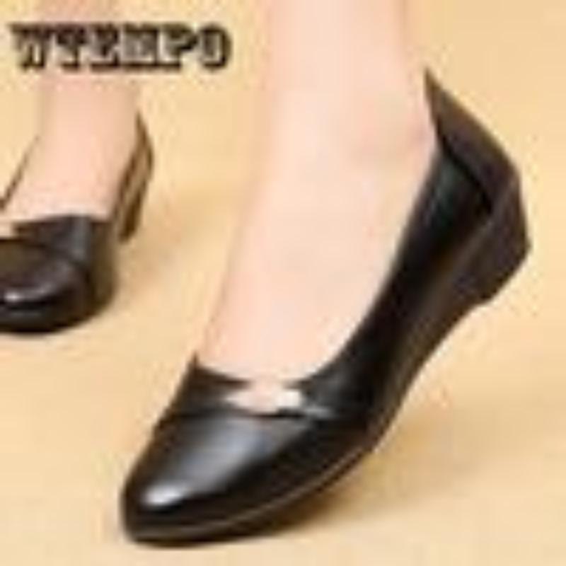 

Женская кожаная повседневная обувь на мягкой подошве для вождения, однотонная прогулочная обувь на плоской подошве без шнуровки 39