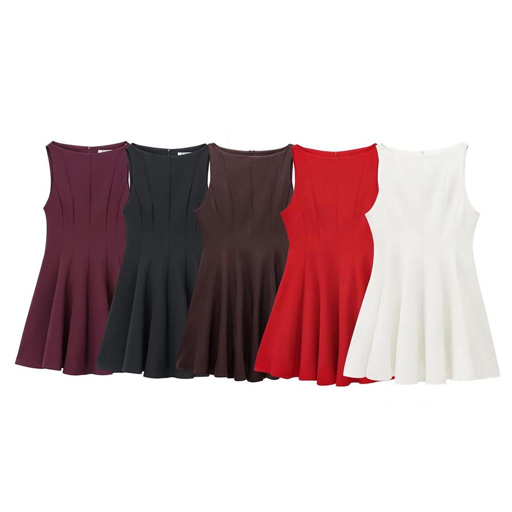 Winter 2024 Women's European & American Style Sleeveless Boat Neck Dress with a Simple Wide Hem