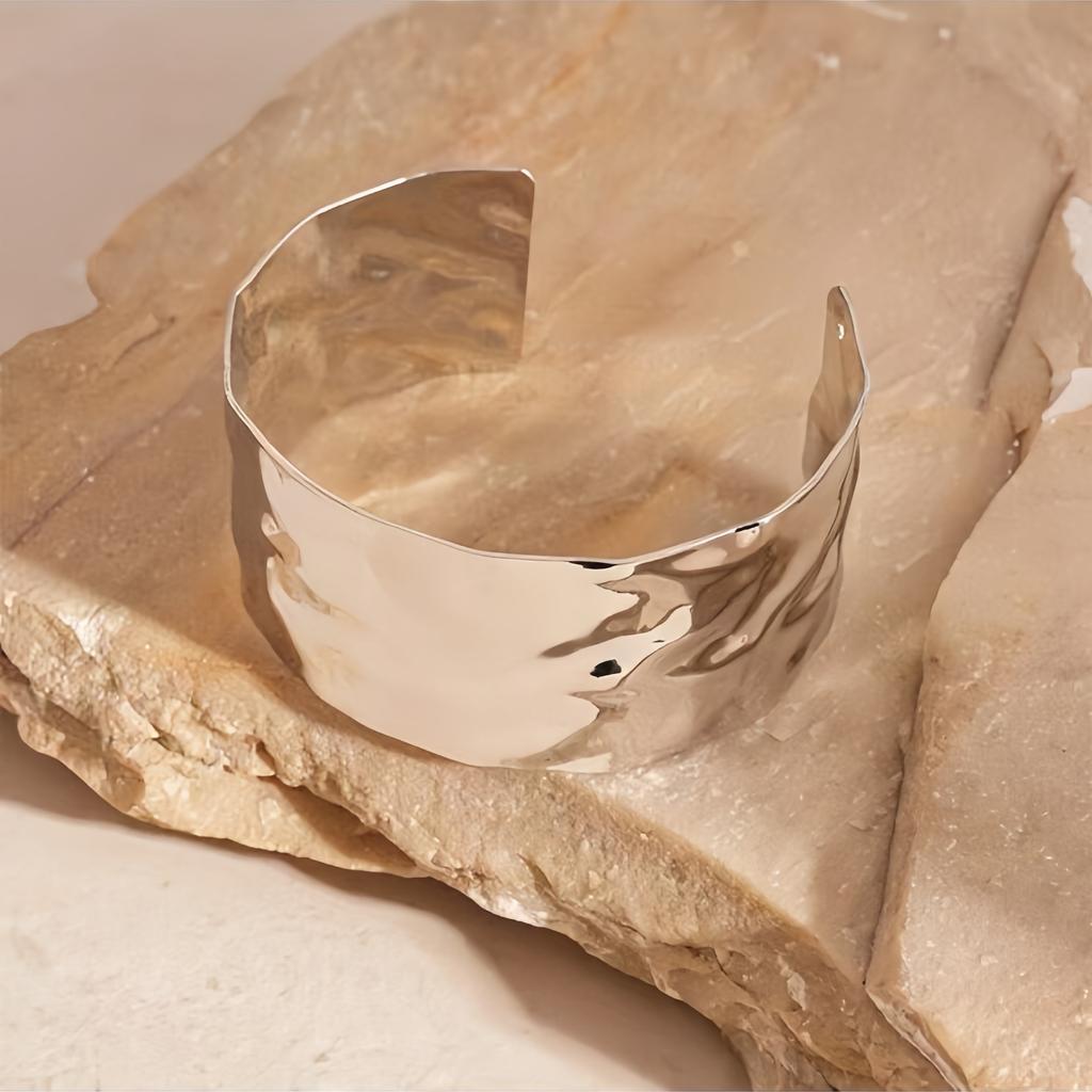 Exquisite klassische Beulenmuster-Öffnungsarmbänder für Frauen, Manschettenarmband, Goldfarbe, Edelstahl, Handornament, Geschenk