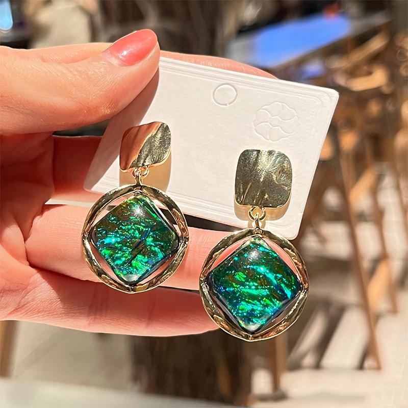 New Trend Gradient Green Square Pendants Women's Hanging Earrings Hollow Rhombic Geometric Statement Dangle Earrings 2025