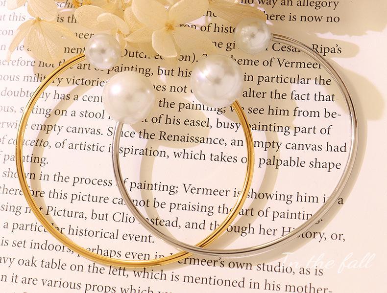 Korean Style Non-fading Faux Pearl Bracelet for Women, Exquisite 18K Gold-Plated Titanium Steel.