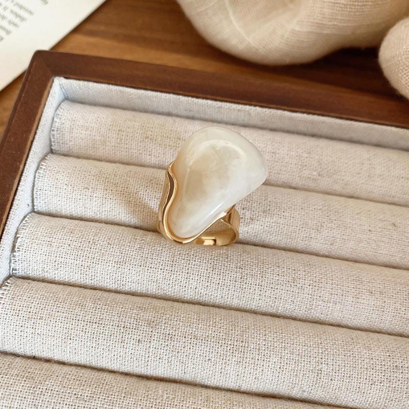 Resin oval open ring, niche high-end index finger ring, personalized fashion, versatile ring for women