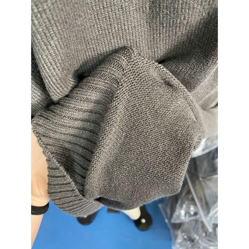 Dámský roztrhaný svetr s kulatým výstřihem