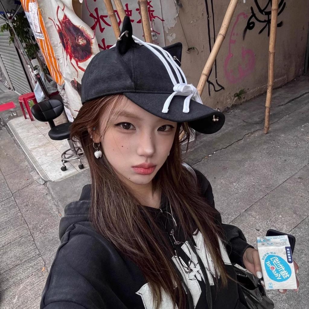 2025 Girls niche sweet cool Y2K devil head dark series straps bow cat ears baseball hat