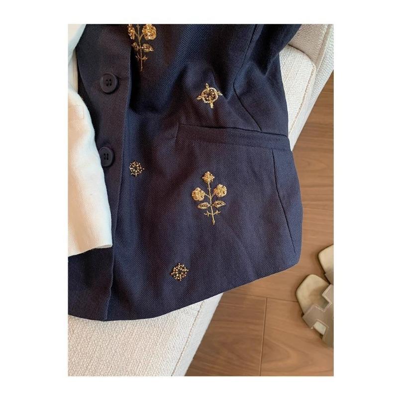 Women Floral And Star Embroidered V Neck Button Front Sleeveless Vest