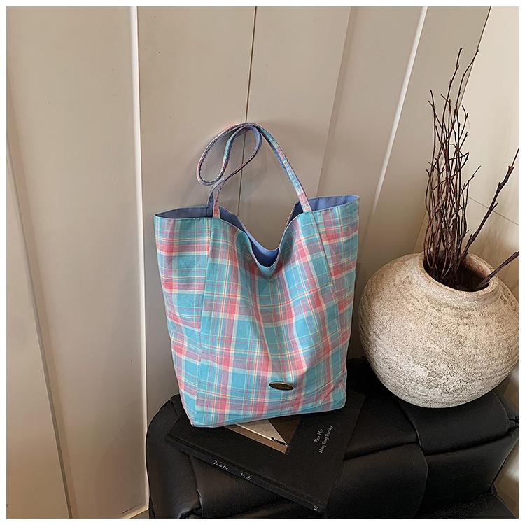 

Plaid splicing shoulder bag large-capacity tote bag simple dual-purpose double-sided bag spring and summer new models синий