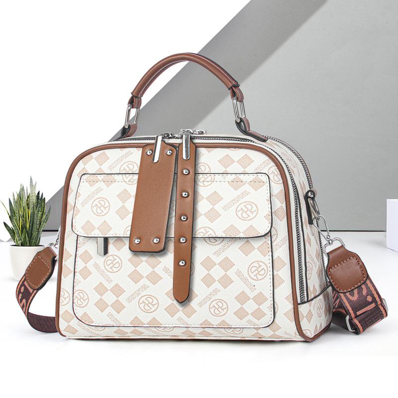 

Popular bags New trendy high-end fashion women s small square bag Printed versatile shoulder messenger bag