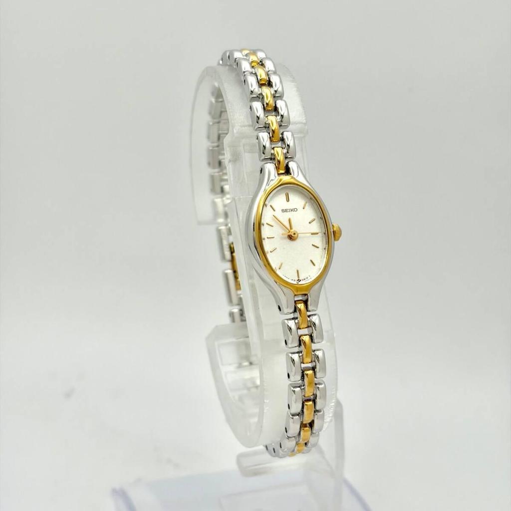 Used [Good condition/new battery] SEIKO Seiko ladies watch oval 1F21-5A00 270098