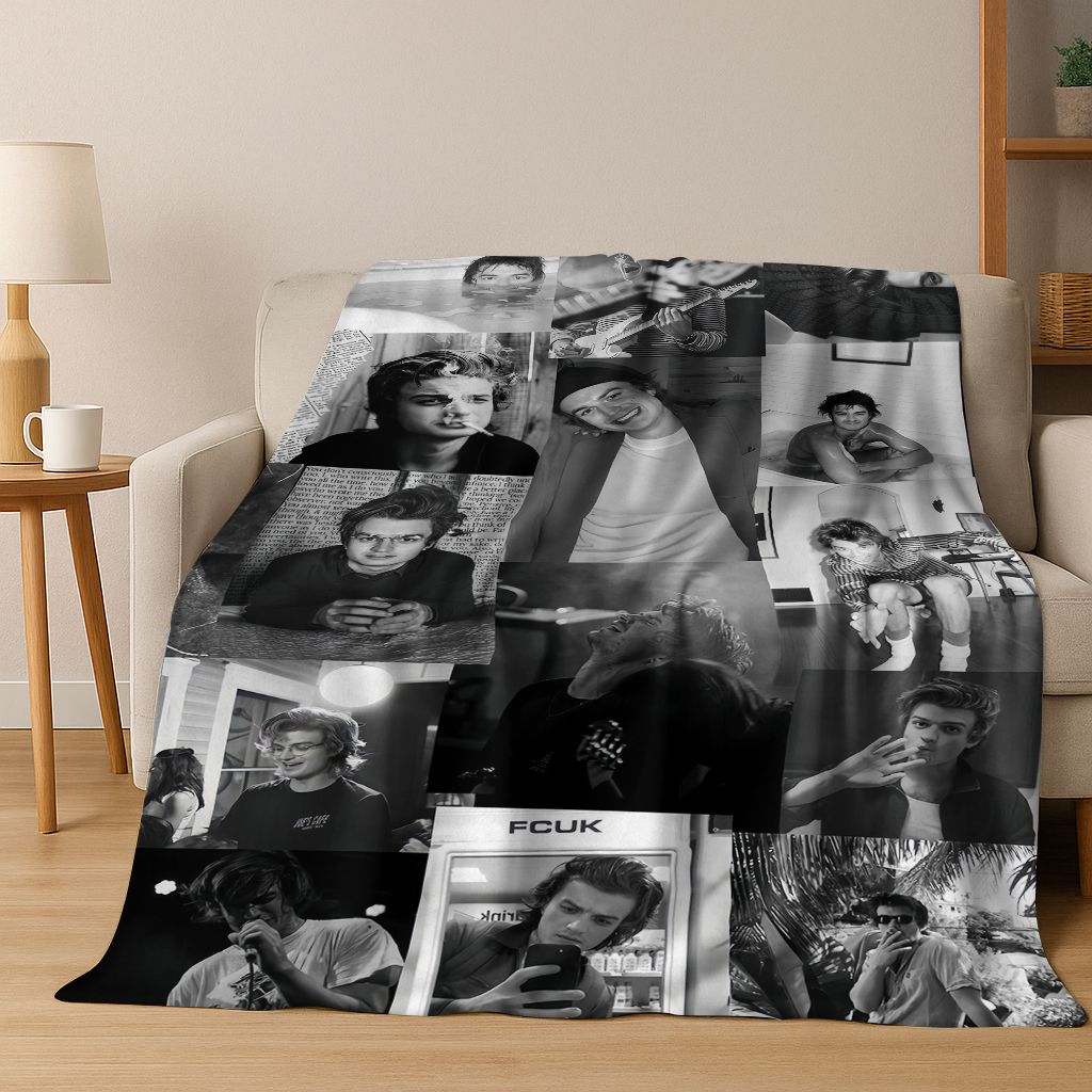 2026 New Joe Keery Art Flannel Blanket,warm and Cozy Soft Throw Blanket for Home Bedroom Bed Sofa Picnic Office Cover Gift Kids