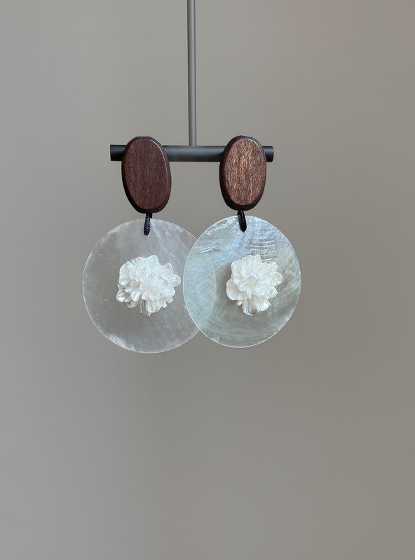 Elegant Retro Wooden Mother-of-Pearl Tassel Earrings - Unique, Versatile Vacation Style Accessories