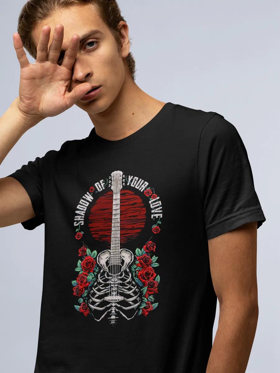 

Футболка с принтом в стиле рок S