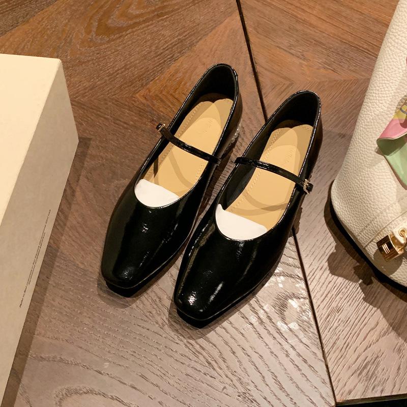 ~ Ein Wort mit Perlenlicht Mund dicker Absatz Mary Jane Einzelschuhe Damen kleine Lederschuhe