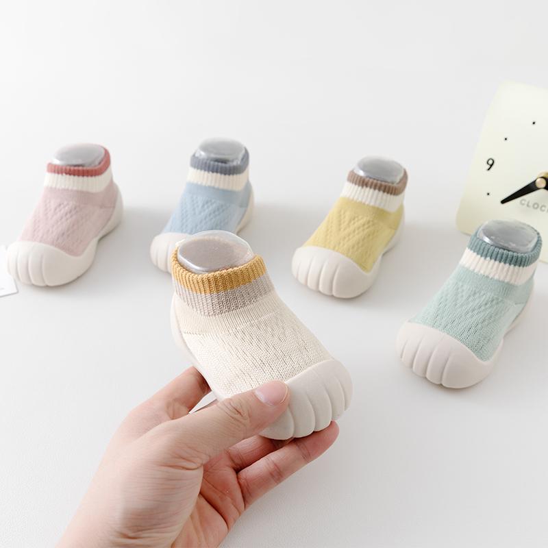 Unisex Baby Flyknit Indoor Shoes: Soft Sole, Breathable, Non-slip Toddler Shoes for Summer & Spring