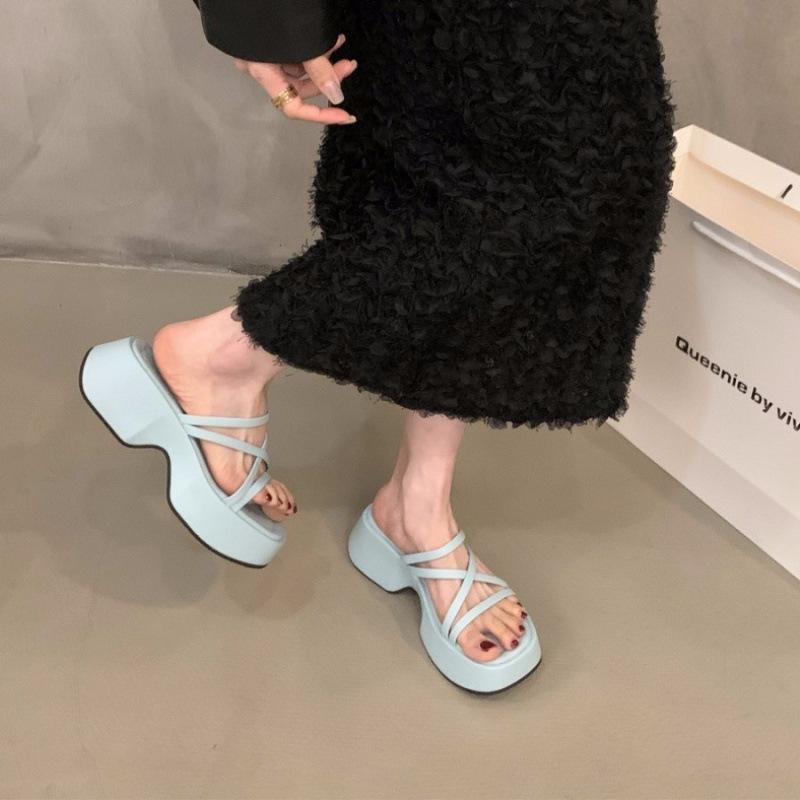 Muffin thick-soled one-word slippers women's shoes outer wear 2025 new summer niche leopard print sandals heightened square head sandals