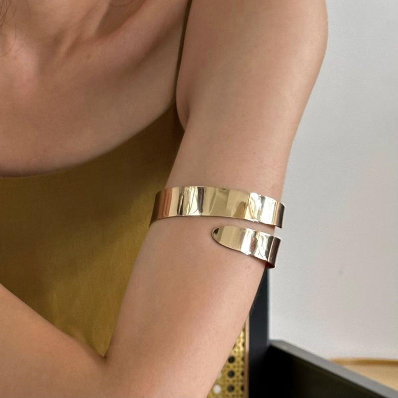 

Metal smooth double-layer arm ring, punk personality exaggerated bracelet, niche temperament, advanced sense arm bracelet, female