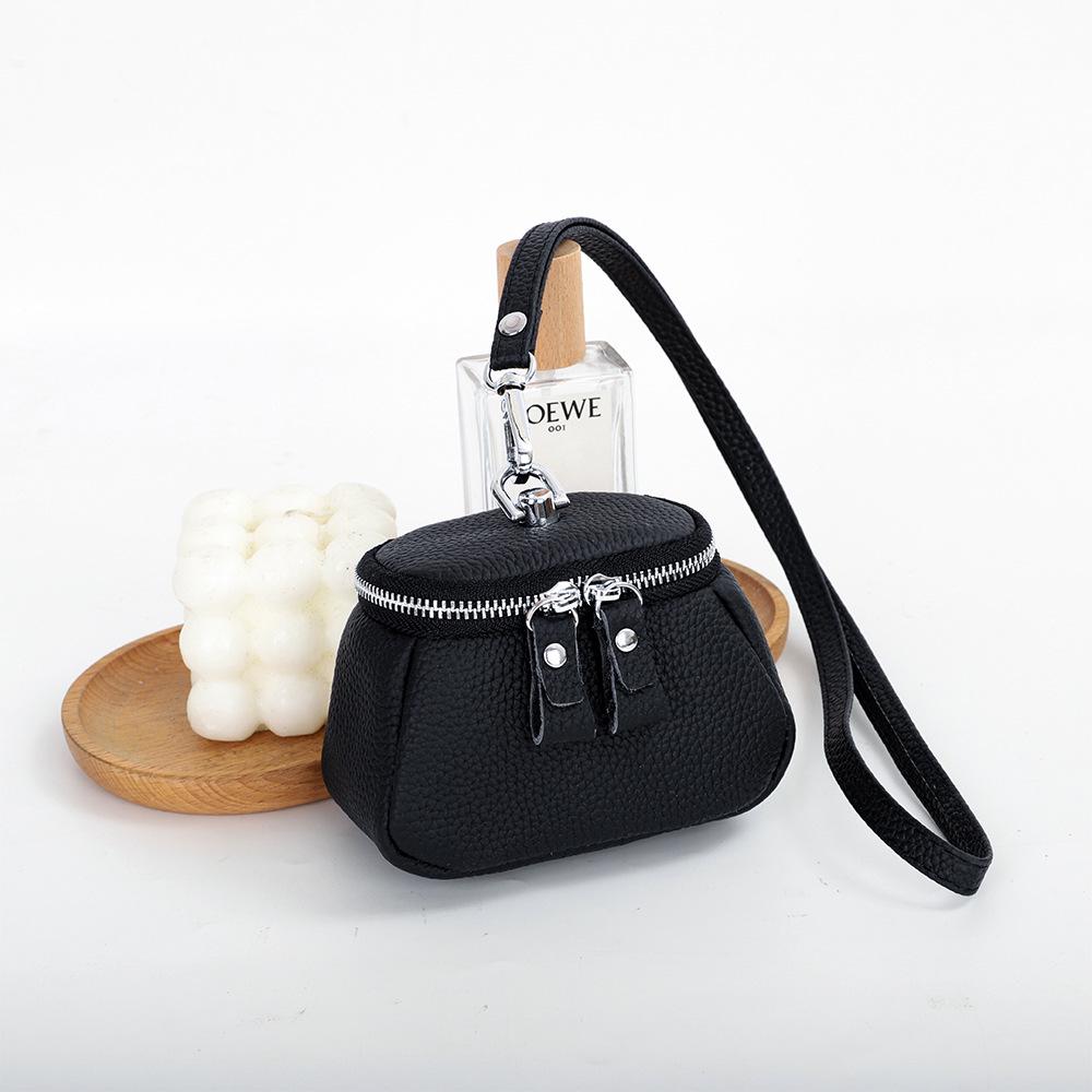 Compact Top-Grain Cowhide Coin Purse: Stylish Necklace Pouch for Lipstick, Makeup, or Earphones