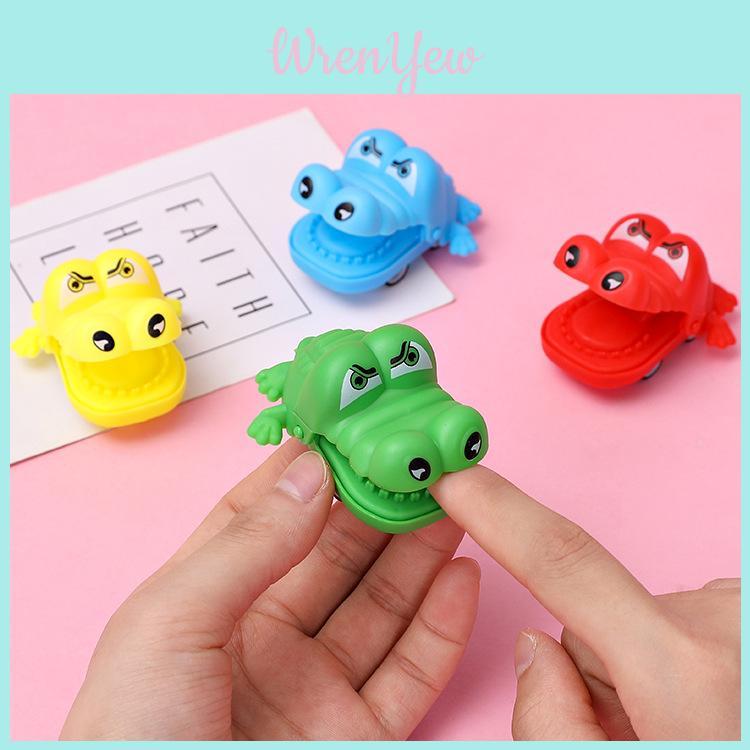 Childrens Cartoon Crocodile Rattle Car With Inertial Pullback Mechanism For Developmental Play