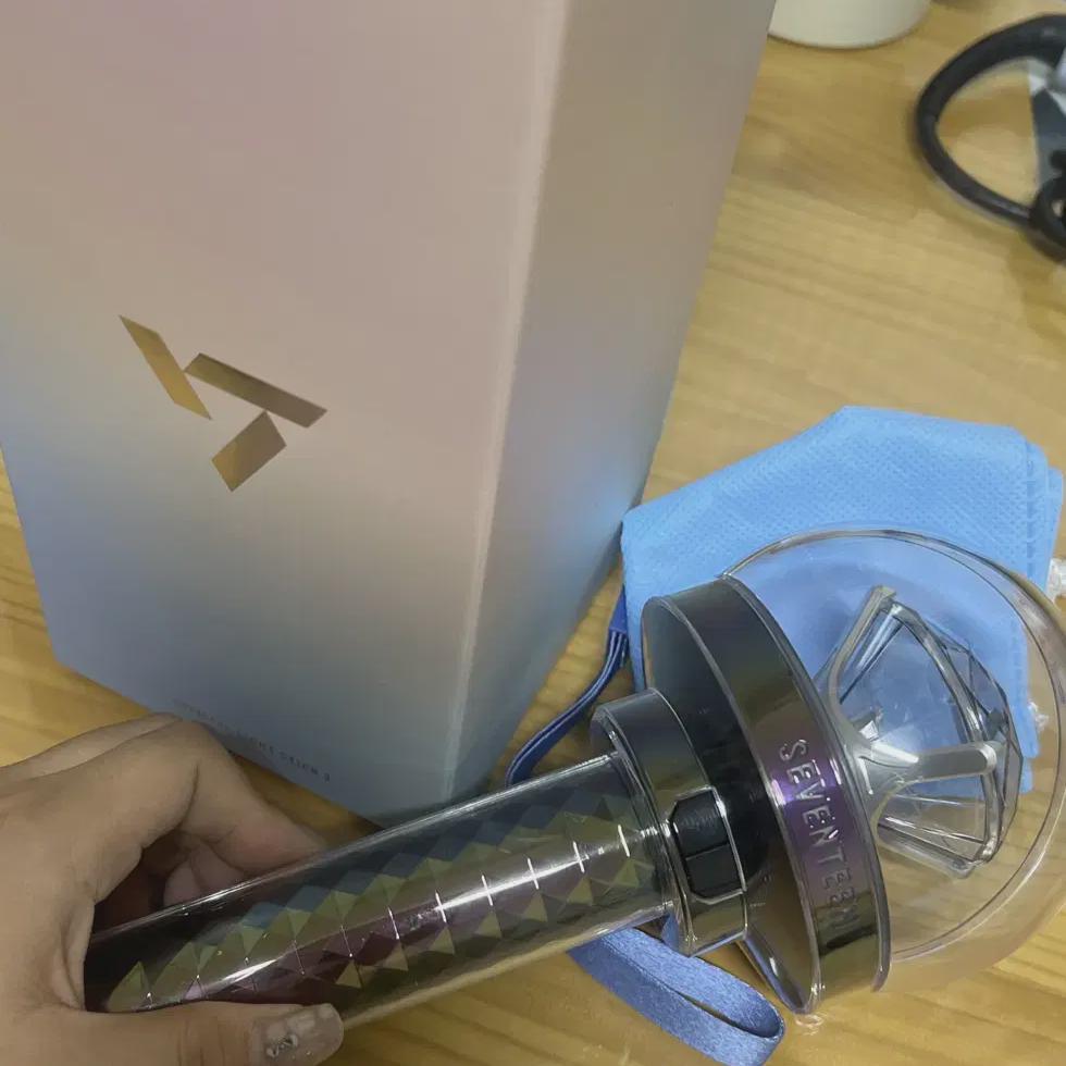 

Бонг в семнадцать карат